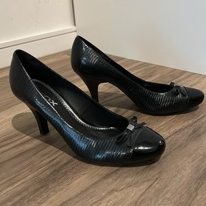 GEOX Black Patent Leather Round Toe Pump w/Small Bow and Metal Detail